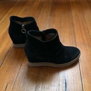 Sofft Siri Waterproof Wedge Bootie size 7